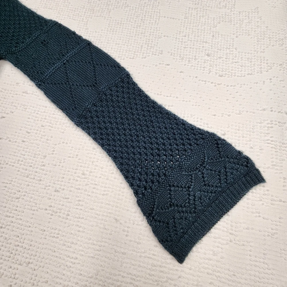 Sugar Lips Navy Blue Knit Bell Sleeve Sweater Size M/L - Picture 7 of 12